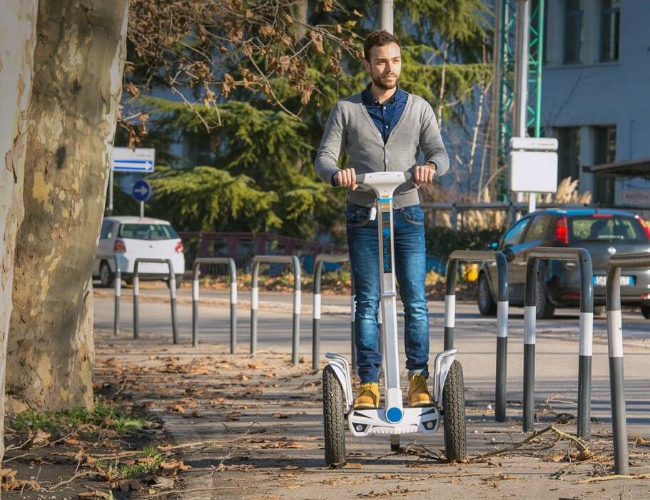 self-balancing electric scooter